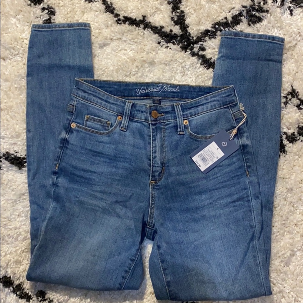 Universal Thread Jeans